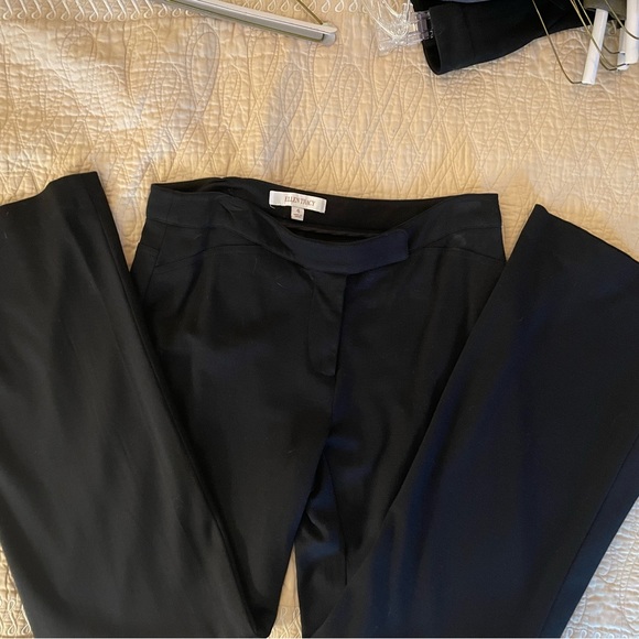 Ellen Tracy black stretchy pants - Picture 4 of 5